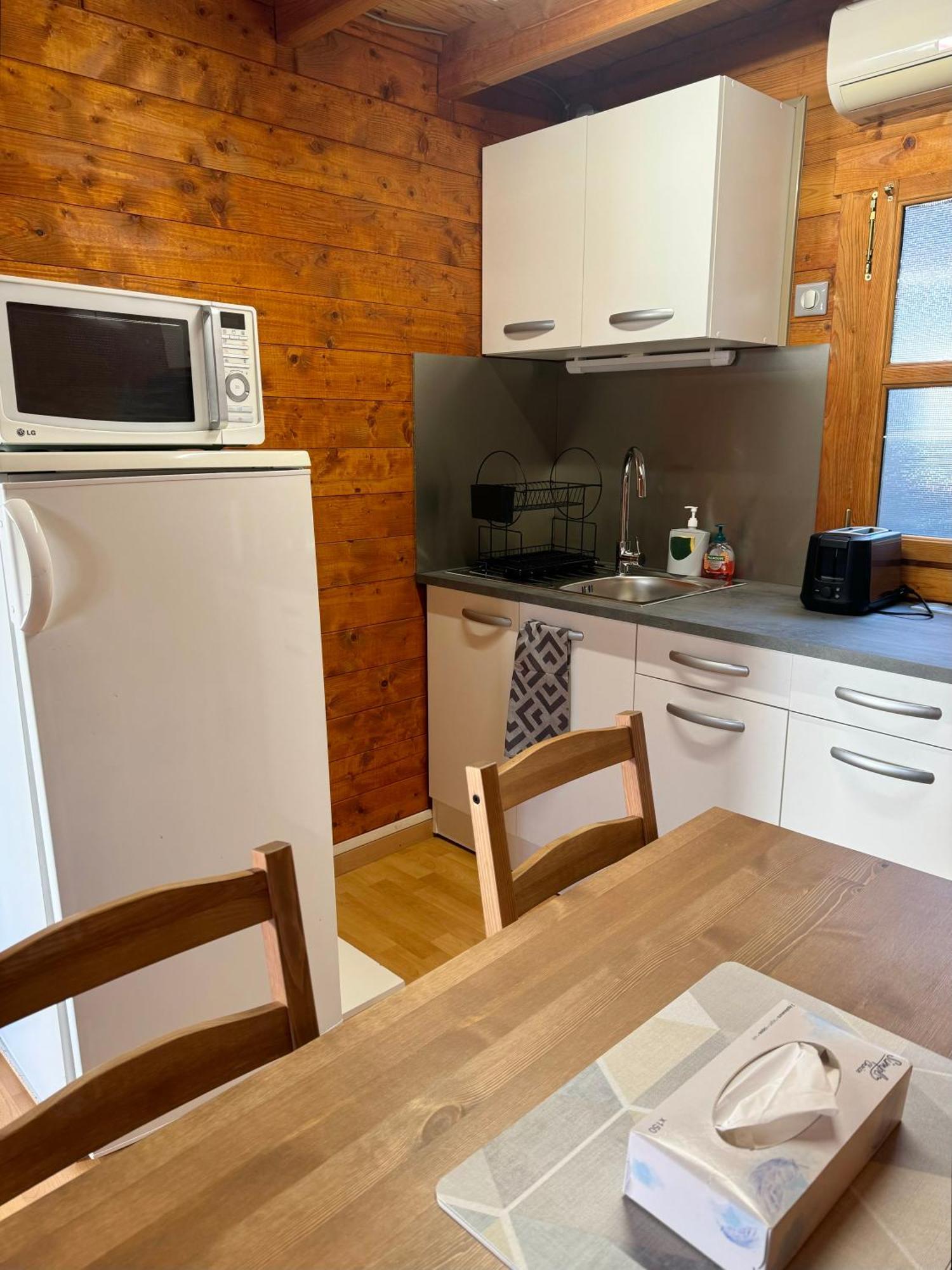 Cozy Cottage Paris Suburb! Bobigny Exterior photo